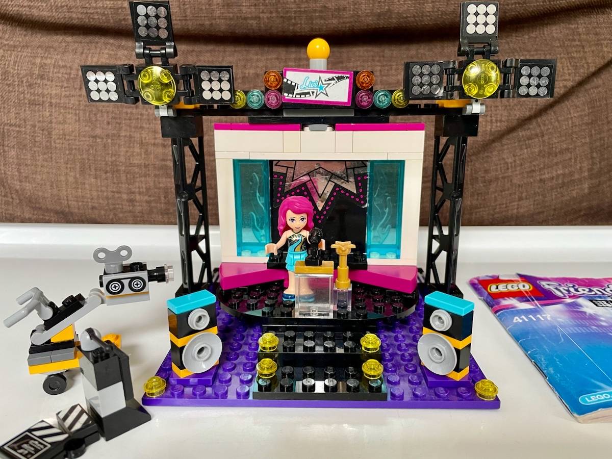 Vends Lego Friends 41117 - Pop Star TV Studio