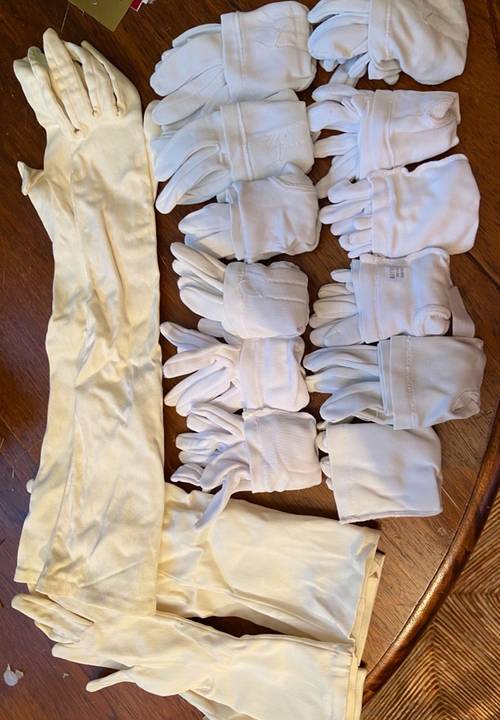 Vends 12 paires gants blancs enfants cortège