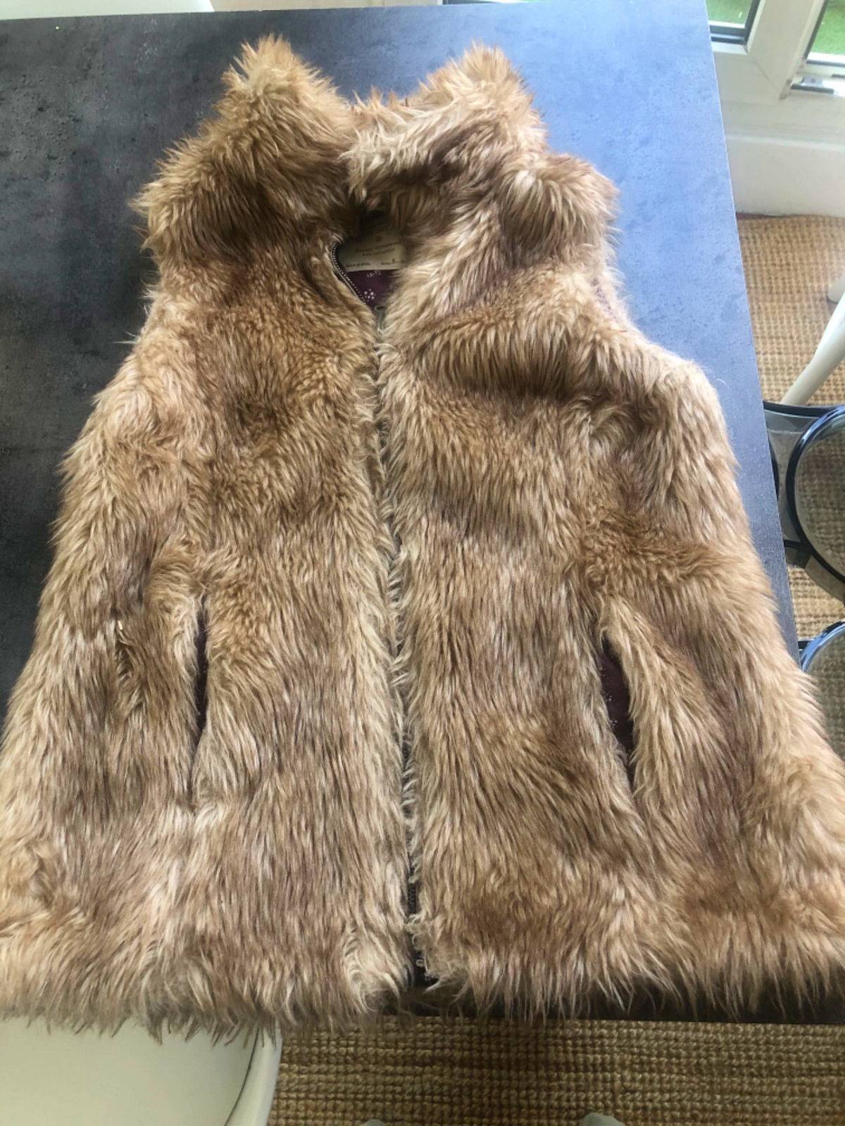 Vends gilet sans manche Zara - Taille 10 ans