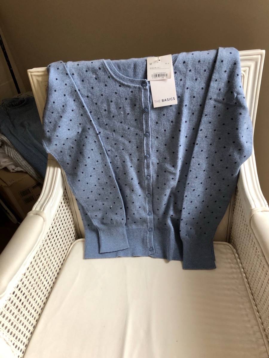 Vends gilet Fond bleu avec petits pois Marine neuf étiquette 40