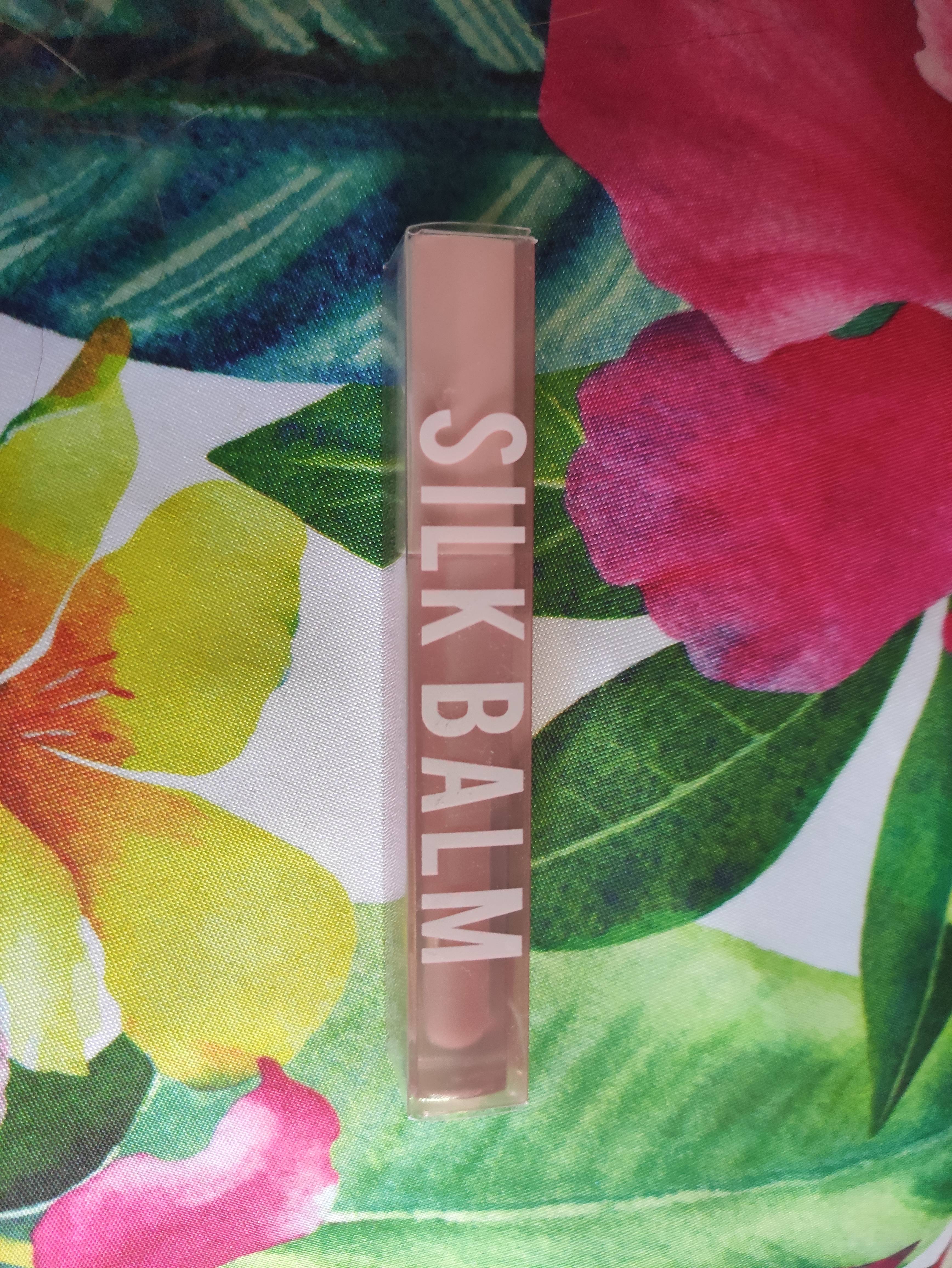 Vends gloss Huda Beauty neuf scellé