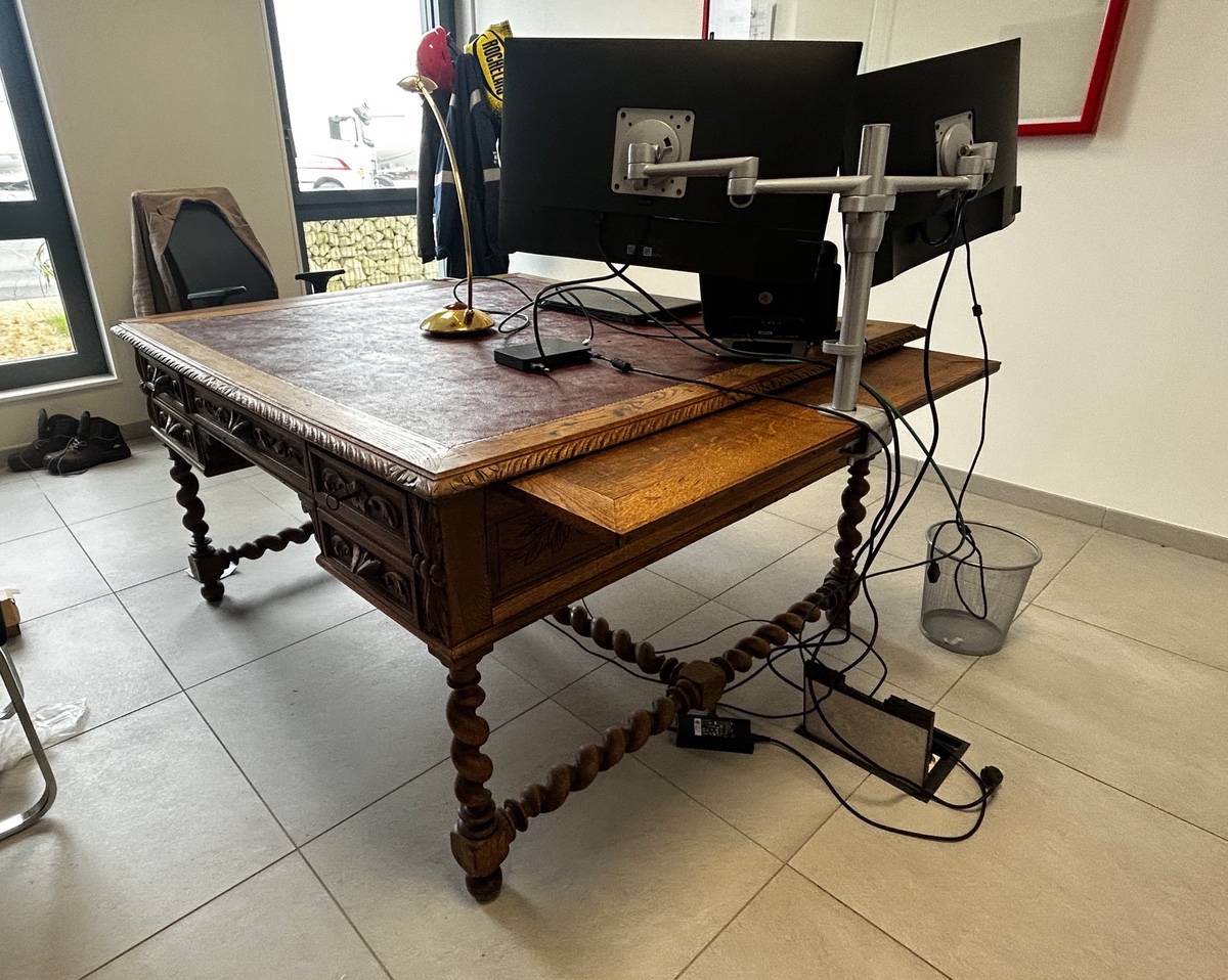 Don double bureau style Louis XIII