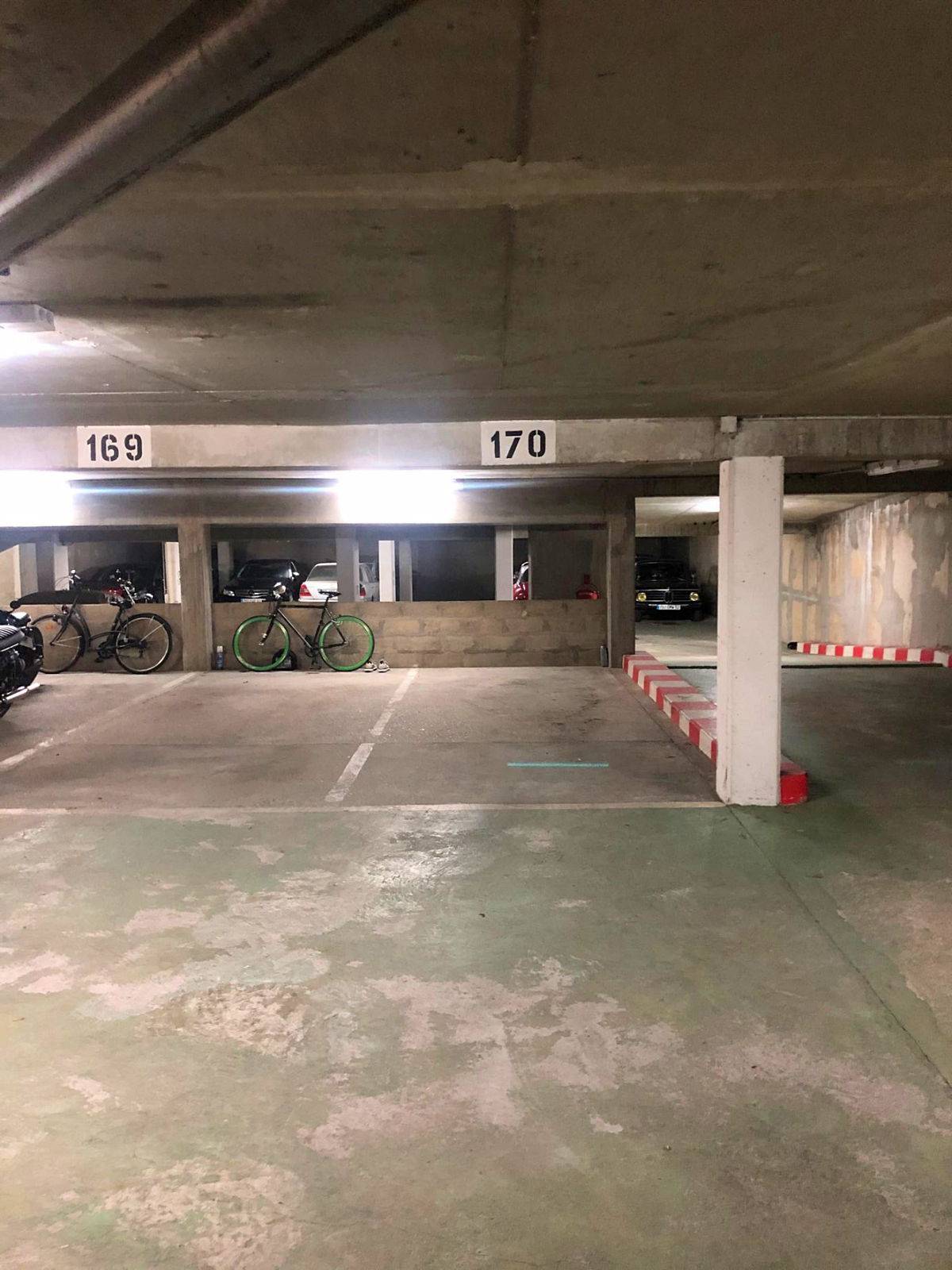 121 Boulevard Bineau 92200 Neuilly Sur Seine Vends grand Parking 121 bis bvd Bineau Neuilly sur seine on Gens de  Confiance