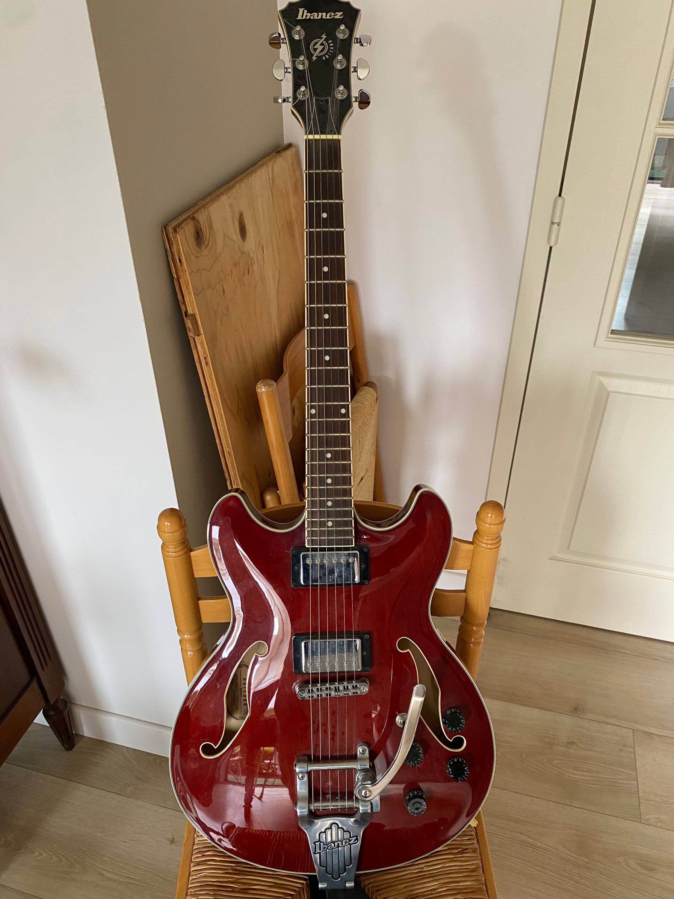 Vends guitare électrique Ibanez