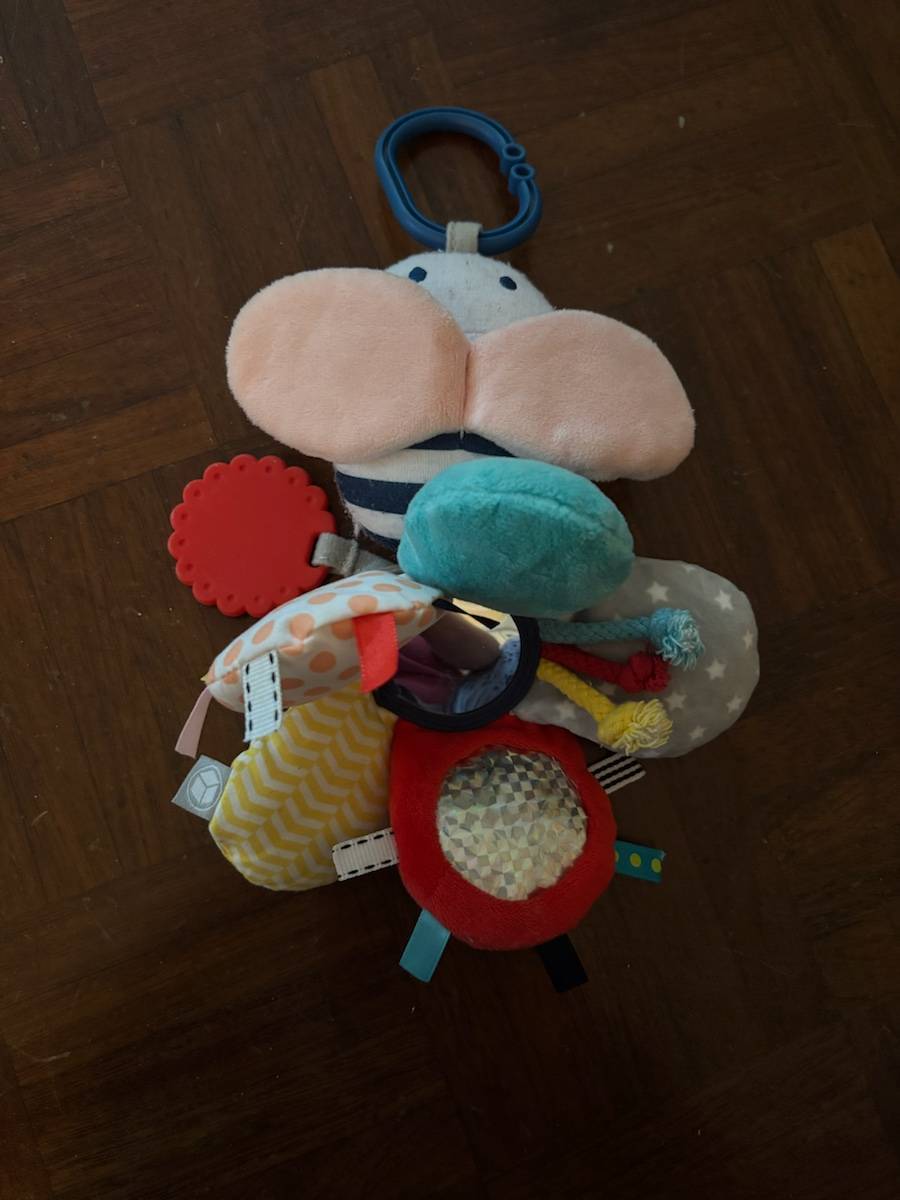 Vends hochet d’activités Maelle l’abeille