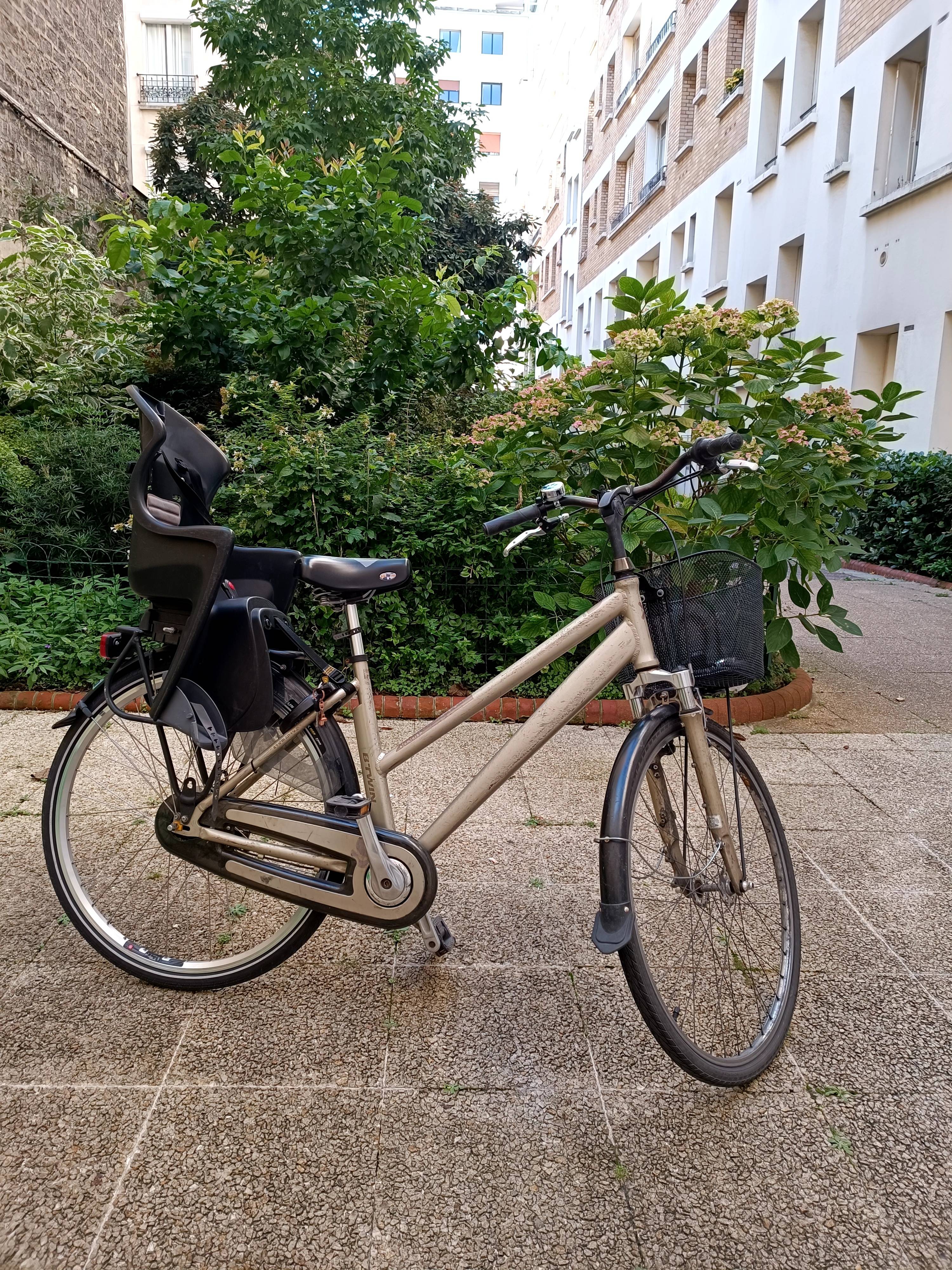 Vends vélo hollandais mixte - B’ebike 9