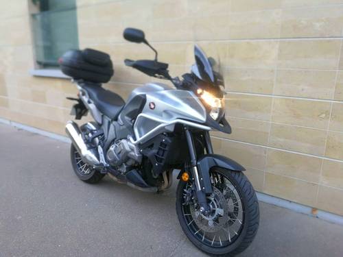 Vends moto Honda crosstourer - 39 000 km - 2016