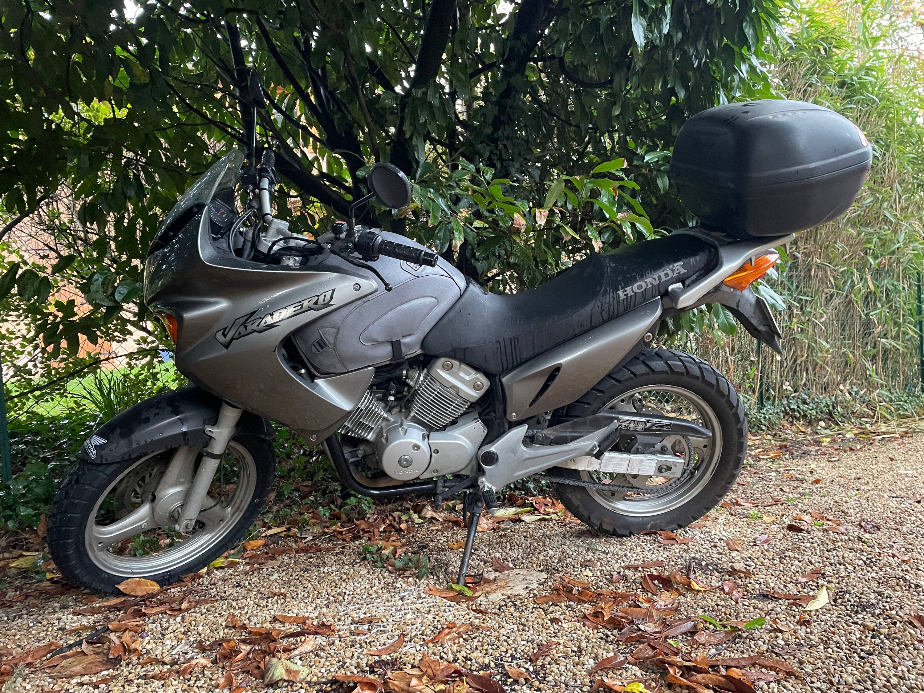 Vends moto Honda 125 Varadero, 2005, 17500km