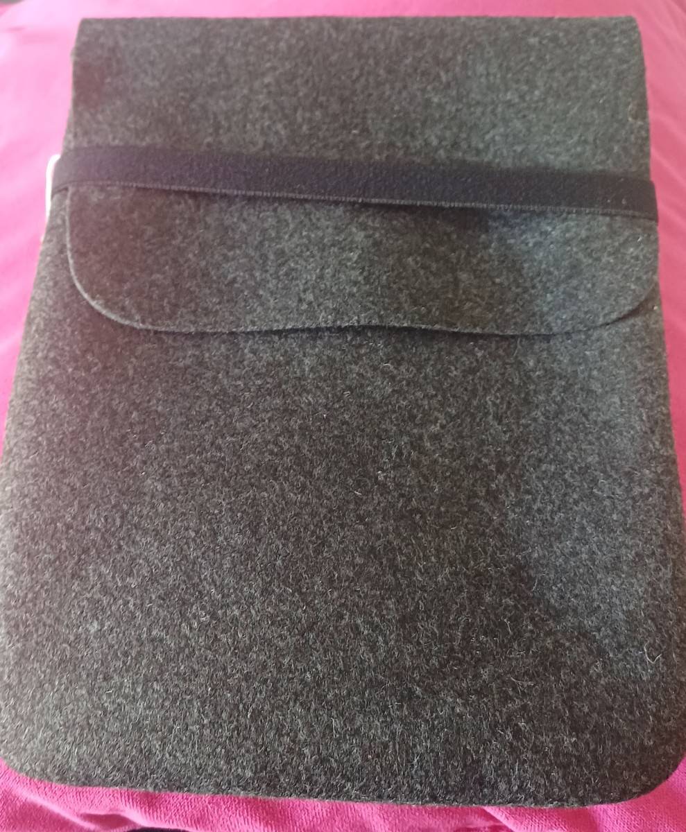 Vends housse tablette, liseuse ou casque audio en feutre