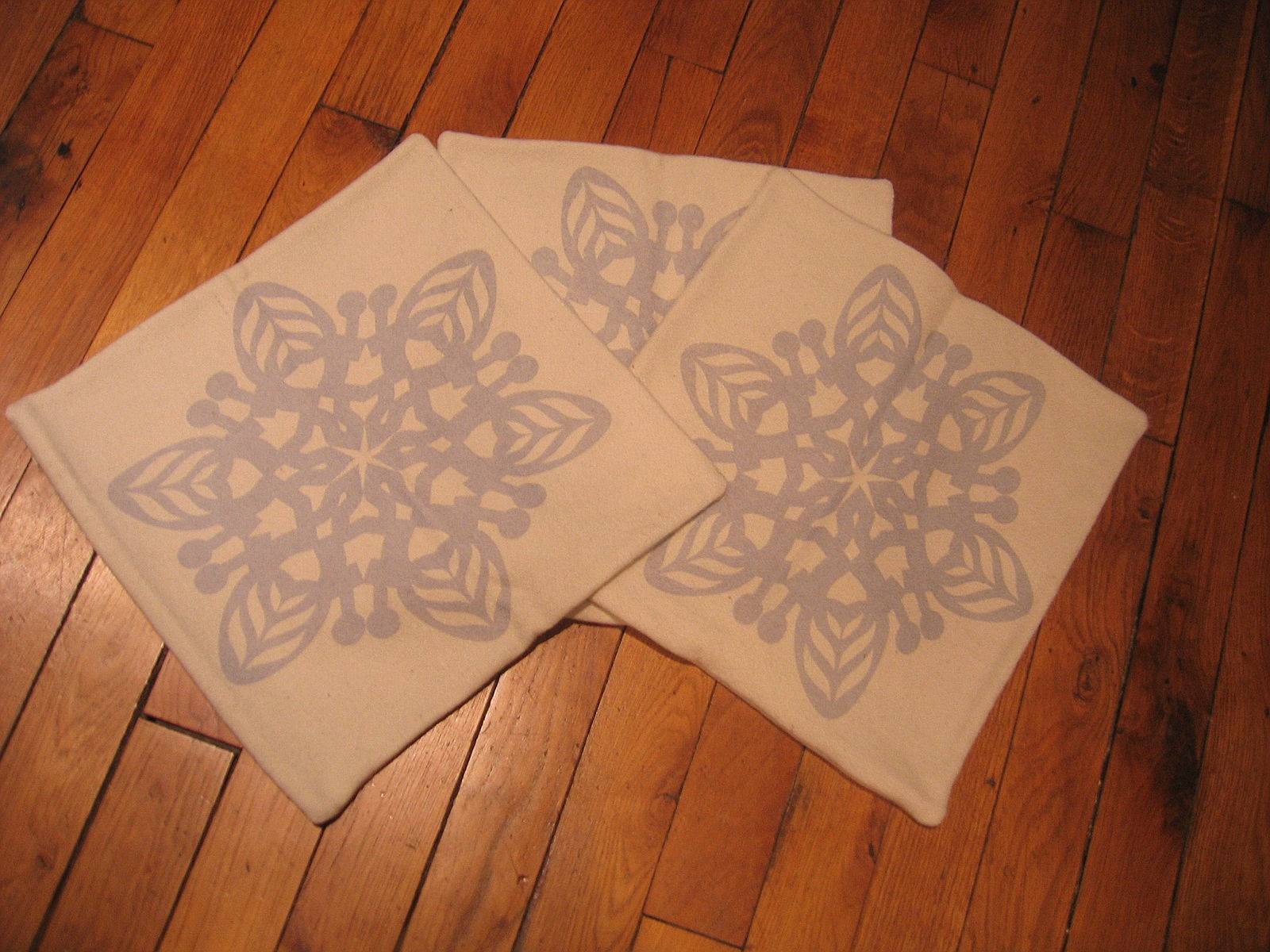 Vends 3 housses de coussin