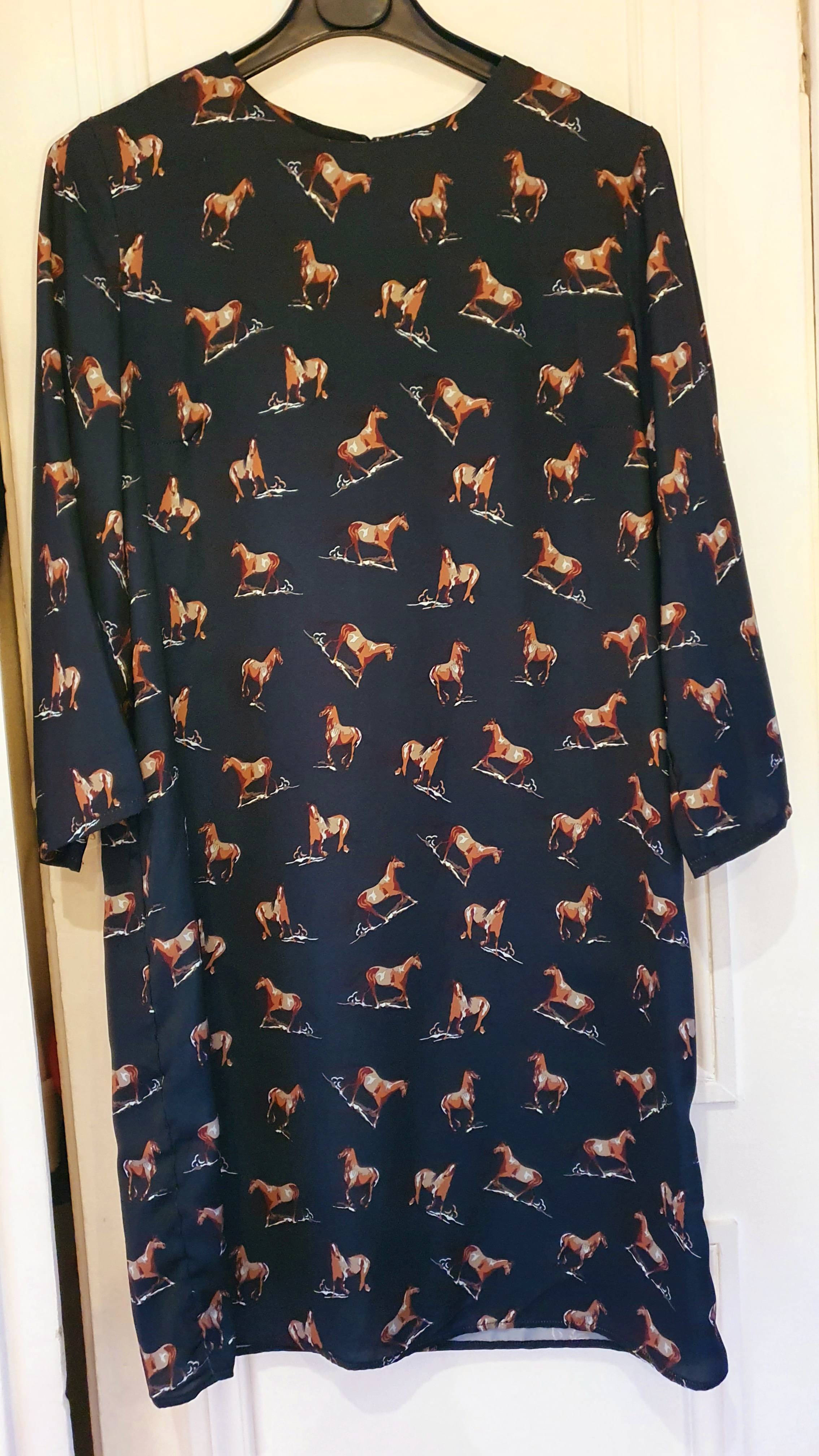 Vends Robe imprimé Chevaux, Monoprix, Taille 40, état quasi neuf