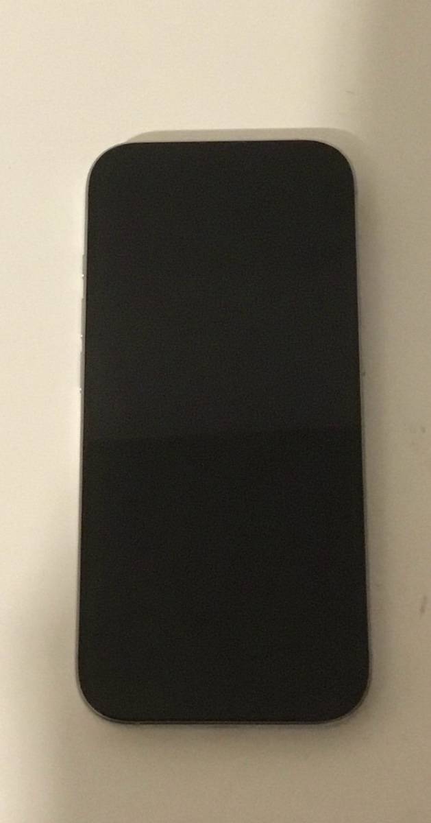 Vends iPhone 16 pro 128 Go titane blanc