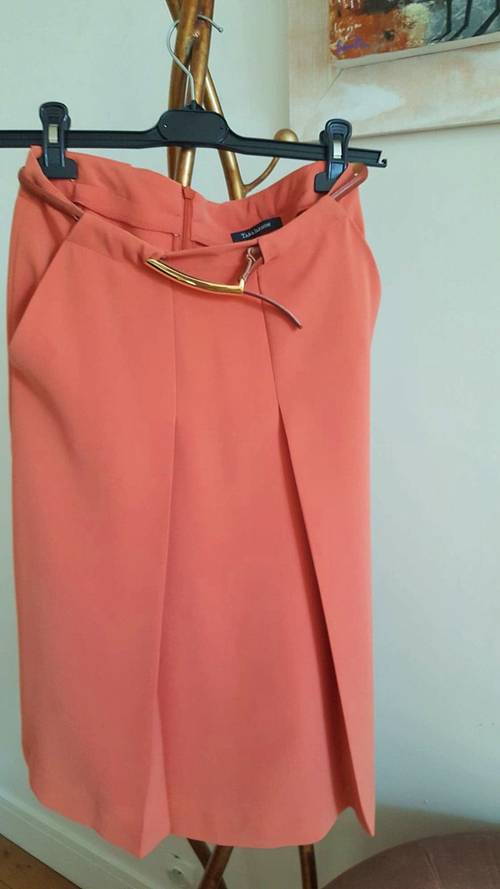 Vends jupe TARA JARMON, T 36, corail, état neuf