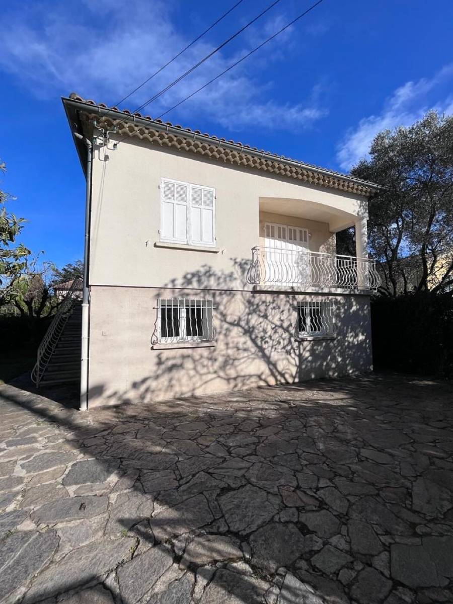 Vends jolie maison 154m² Sainte Marguerite La Garde (83) sur Gens de