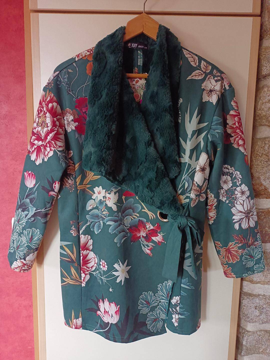 Je vends une jolie veste "101 Idées" originale Taille S/M