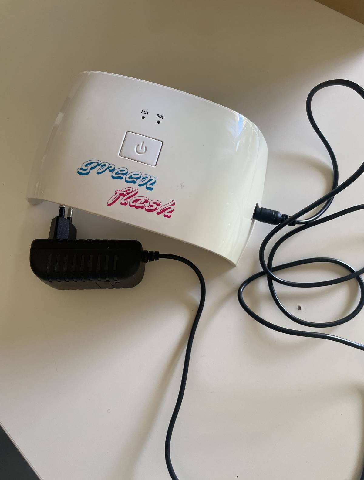 Vends lampe Led pour vernis semis permanent Manucurist