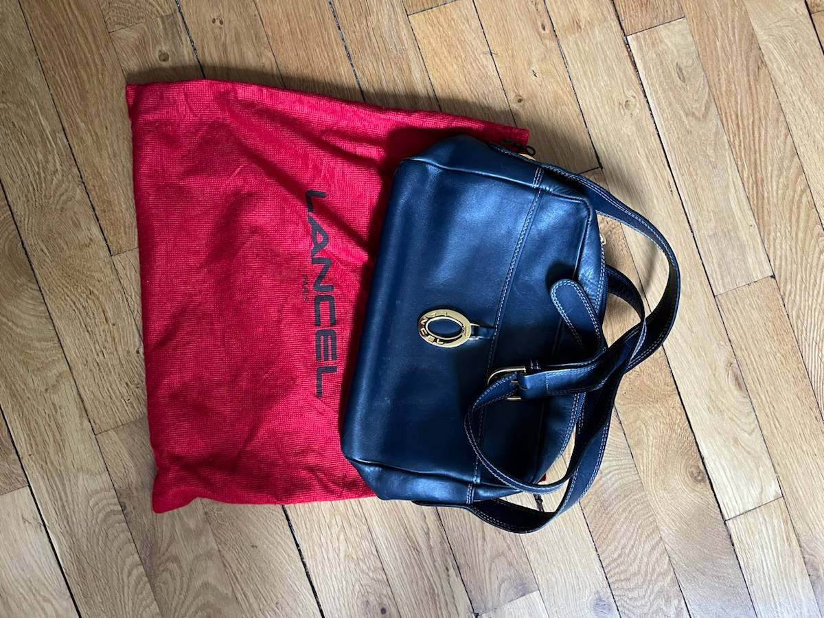 Vends Sac à main Lancel bleu marine