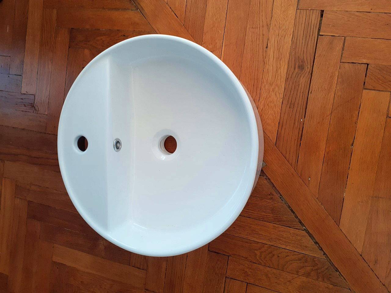 Vends lavabo céramique à poser sur meuble Neuf