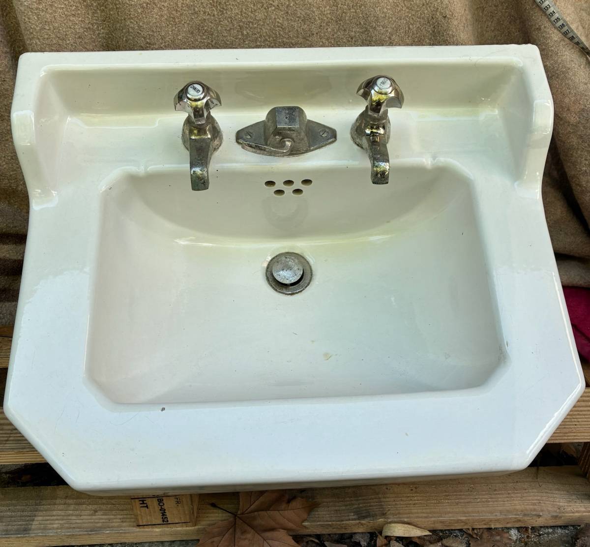 Vends Lavabo rétro Porcelaine de Digoin