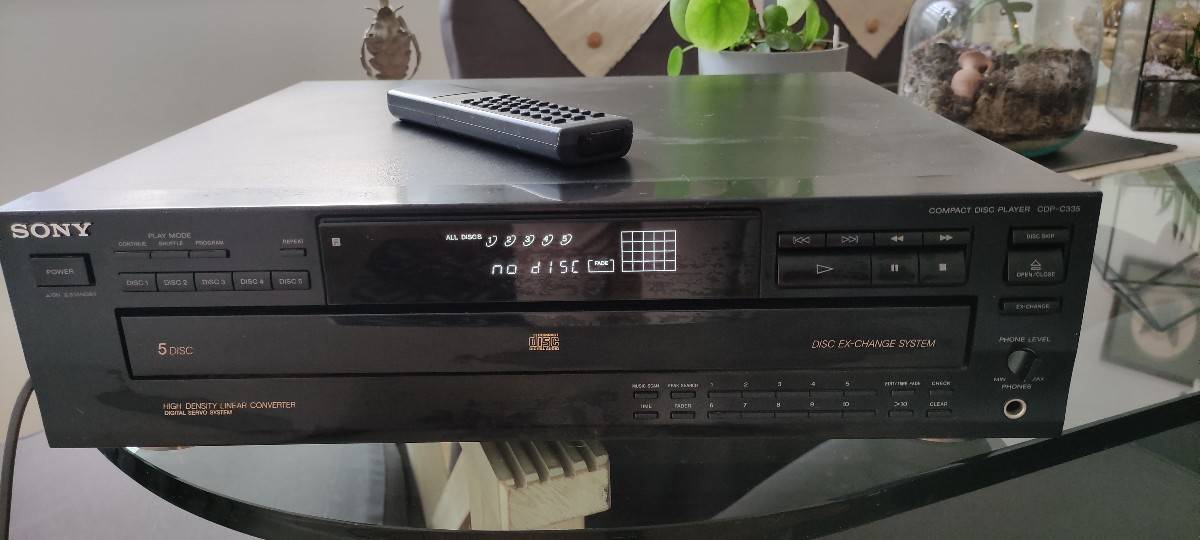 Vends lecteur Sony de 5 cd CDP C 335
