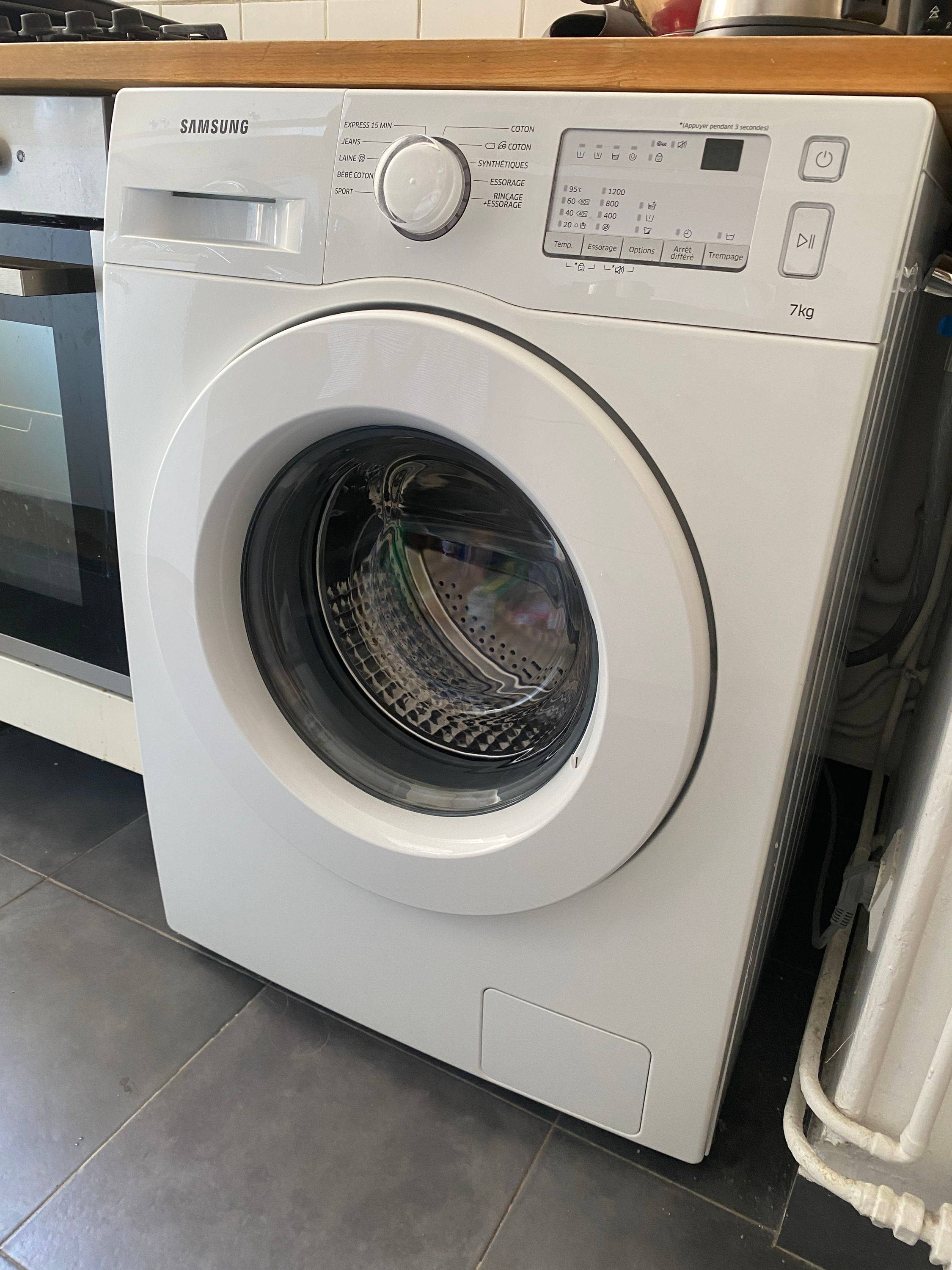 Vends lave-linge Samsung, capacité 7kg, parfait état extérieur et de fonctionnement