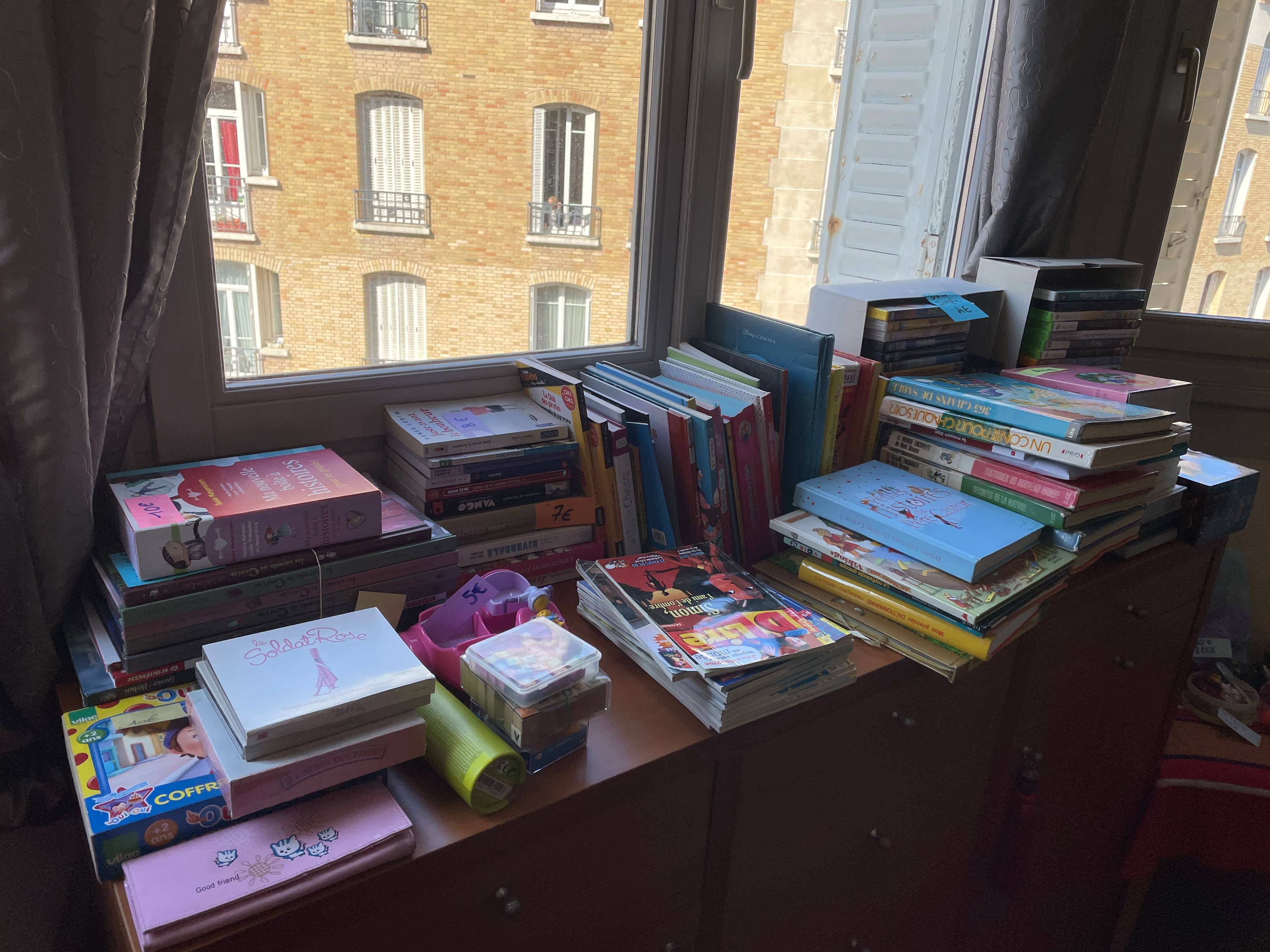 Vends livres et DVD pour enfants petits prix