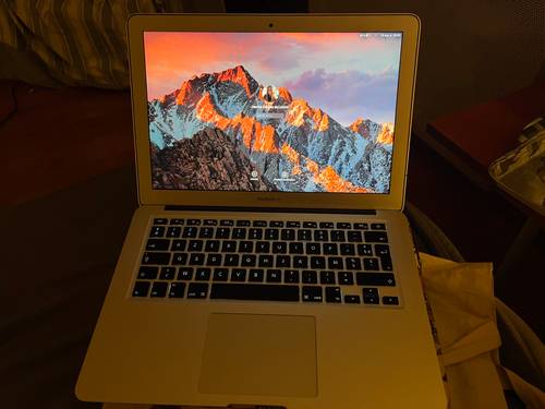 Vends MacBook Air modèle 2015
