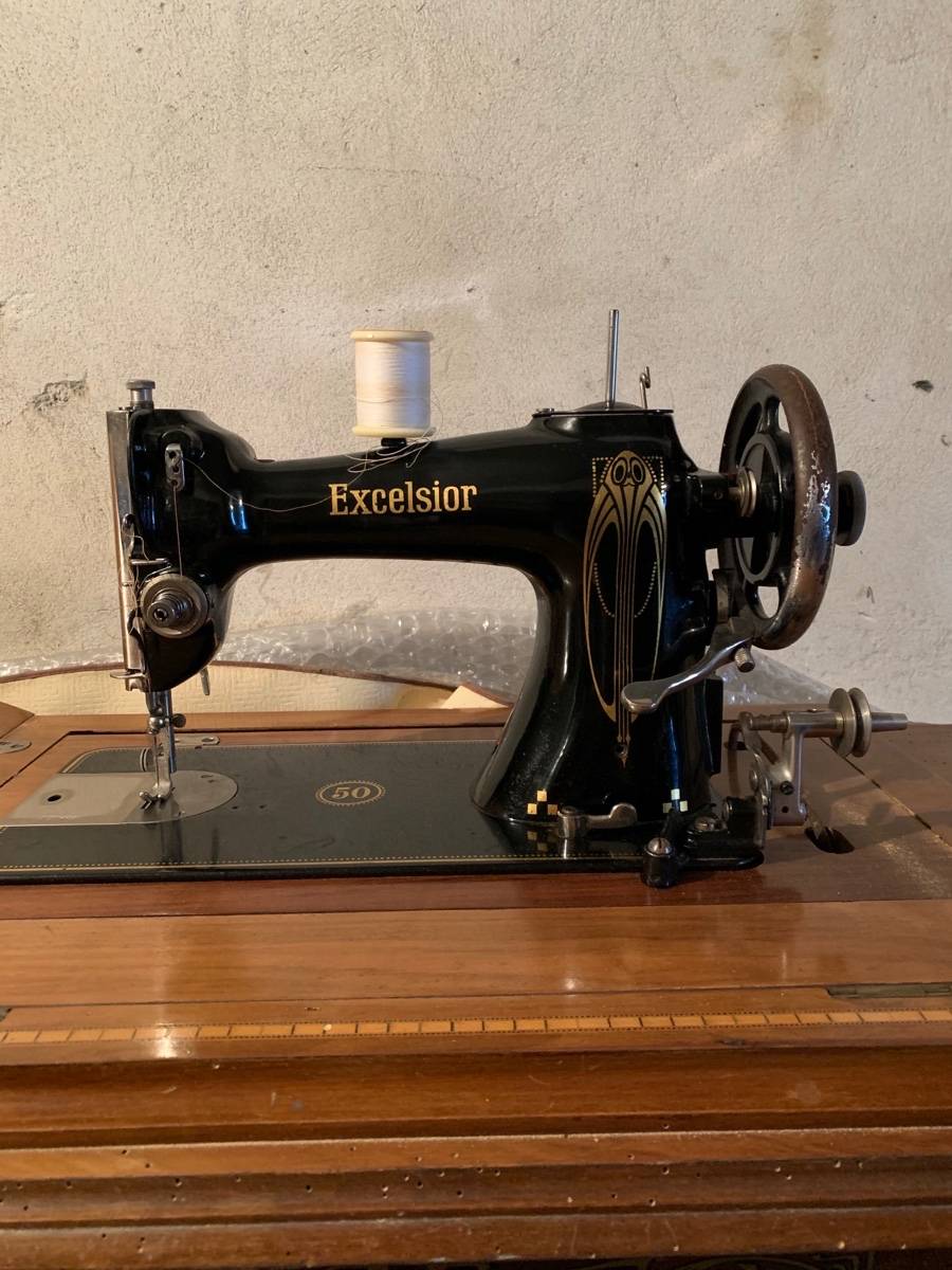 Vends machine à coudre Excelsior 50 sur Gens de Confiance