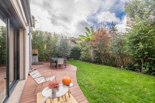 Vends magnifique maison d’architecte de 230m² - 4 chambres, avec jardin et terrasses - proche Métro - Issy-les-Moulineaux (92)