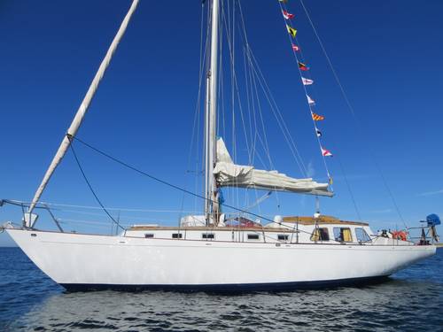 Vends magnifique voilier classic 13m75 dessiné par  J.Illingwoth  en 1968, sûr et confortable