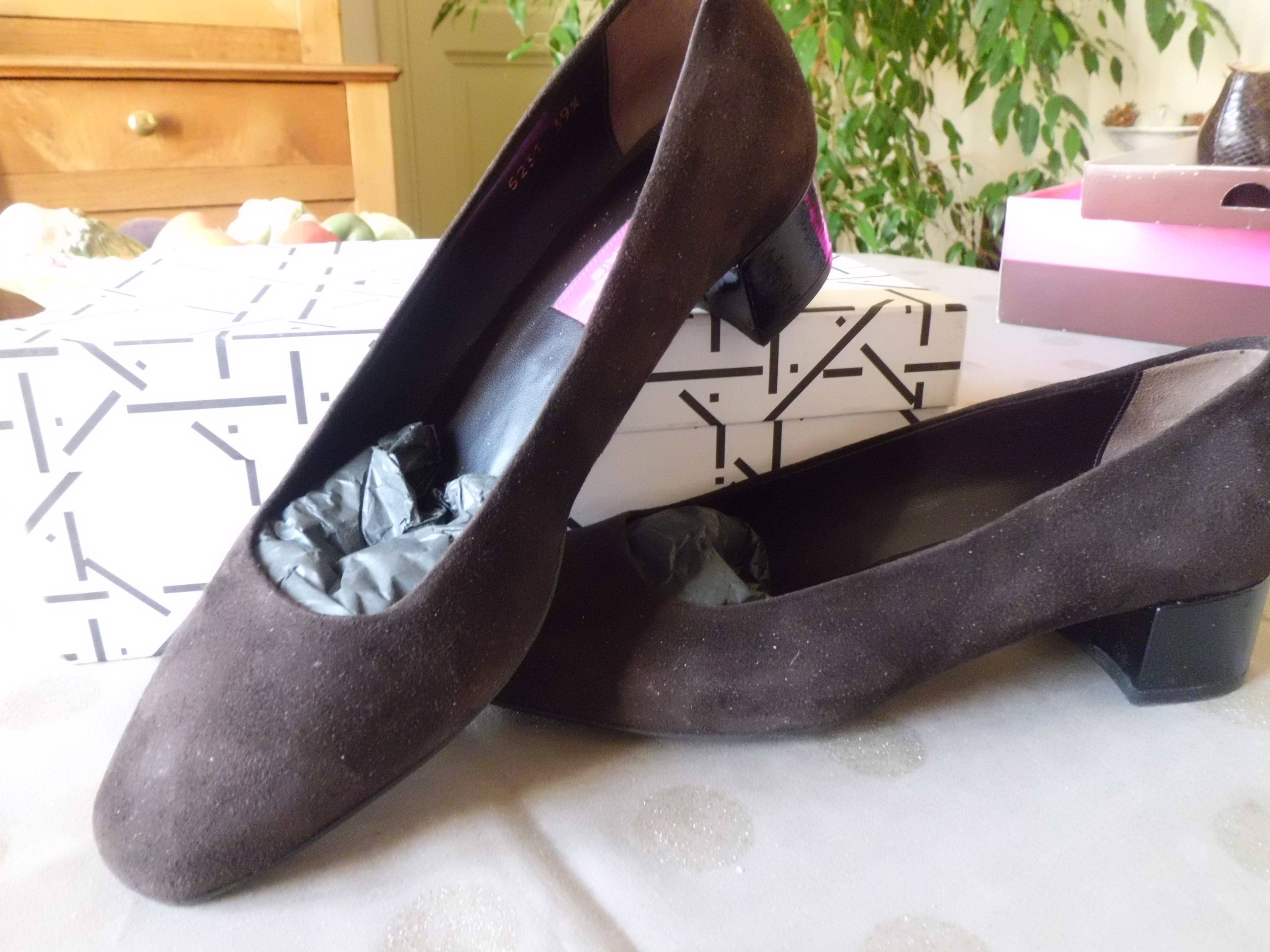 Vends très beaux escarpins de la marque Carrel - Pointure 39
