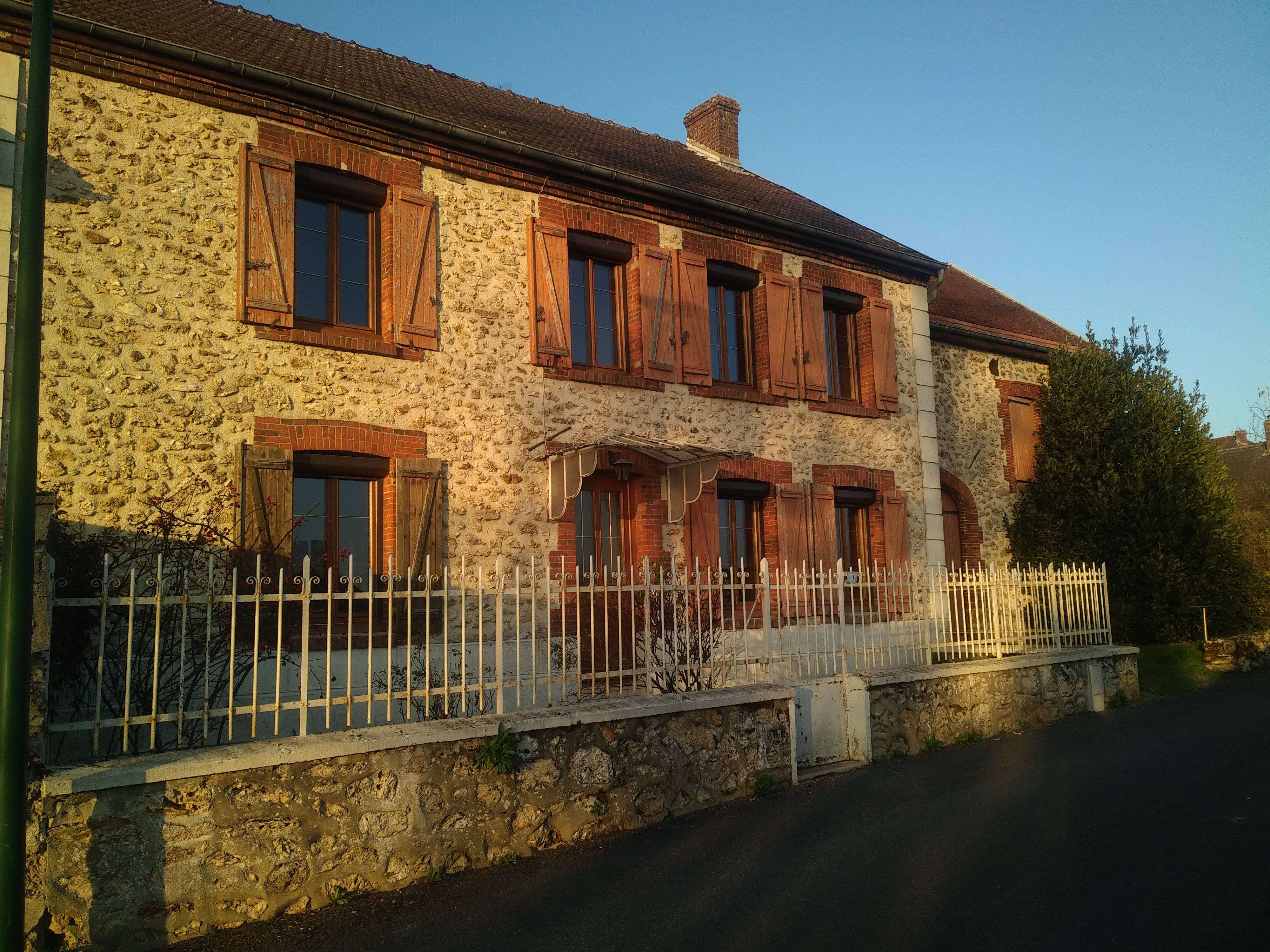 Vends maison - 2 chambres, 124m², Mareuil-en-Brie (51)