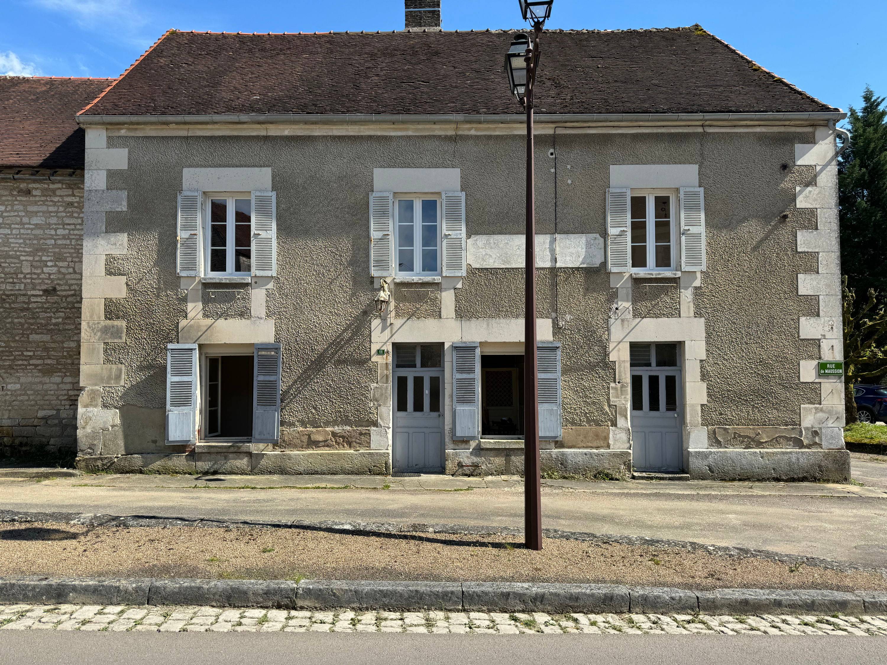 Vends maison ancienne 5 chambres - 271m² - proche Tonnerre (89)