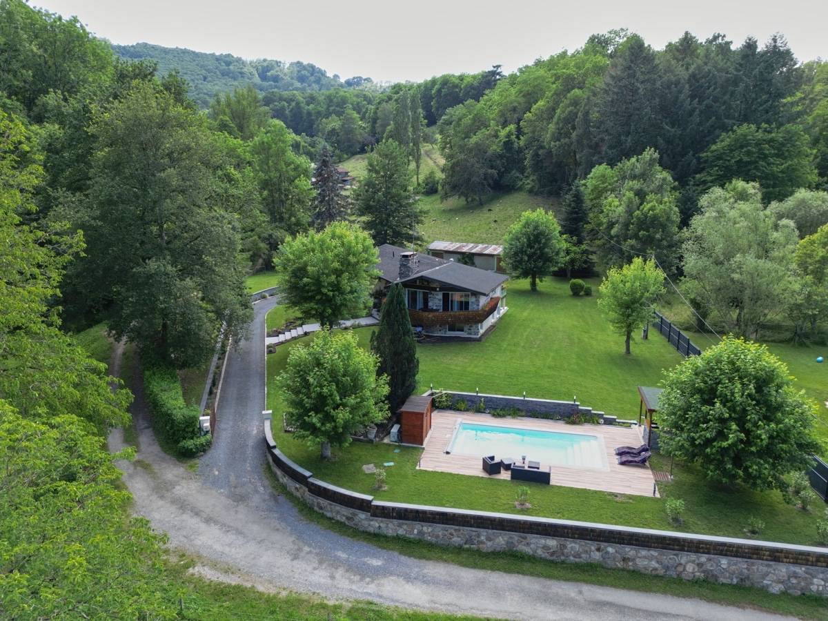 Vends maison de caractère atypique de 210m² habitables en Ariège Saint-Paul-de-Jarrat
