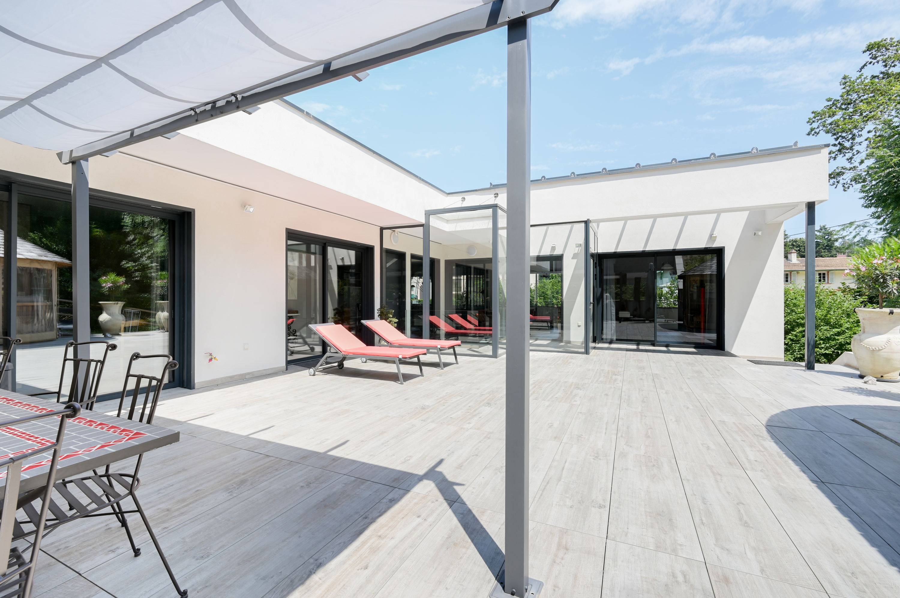 Vends maison contemporaine 180m² - 2 chambres, Charbonnières-les-Bains (69)