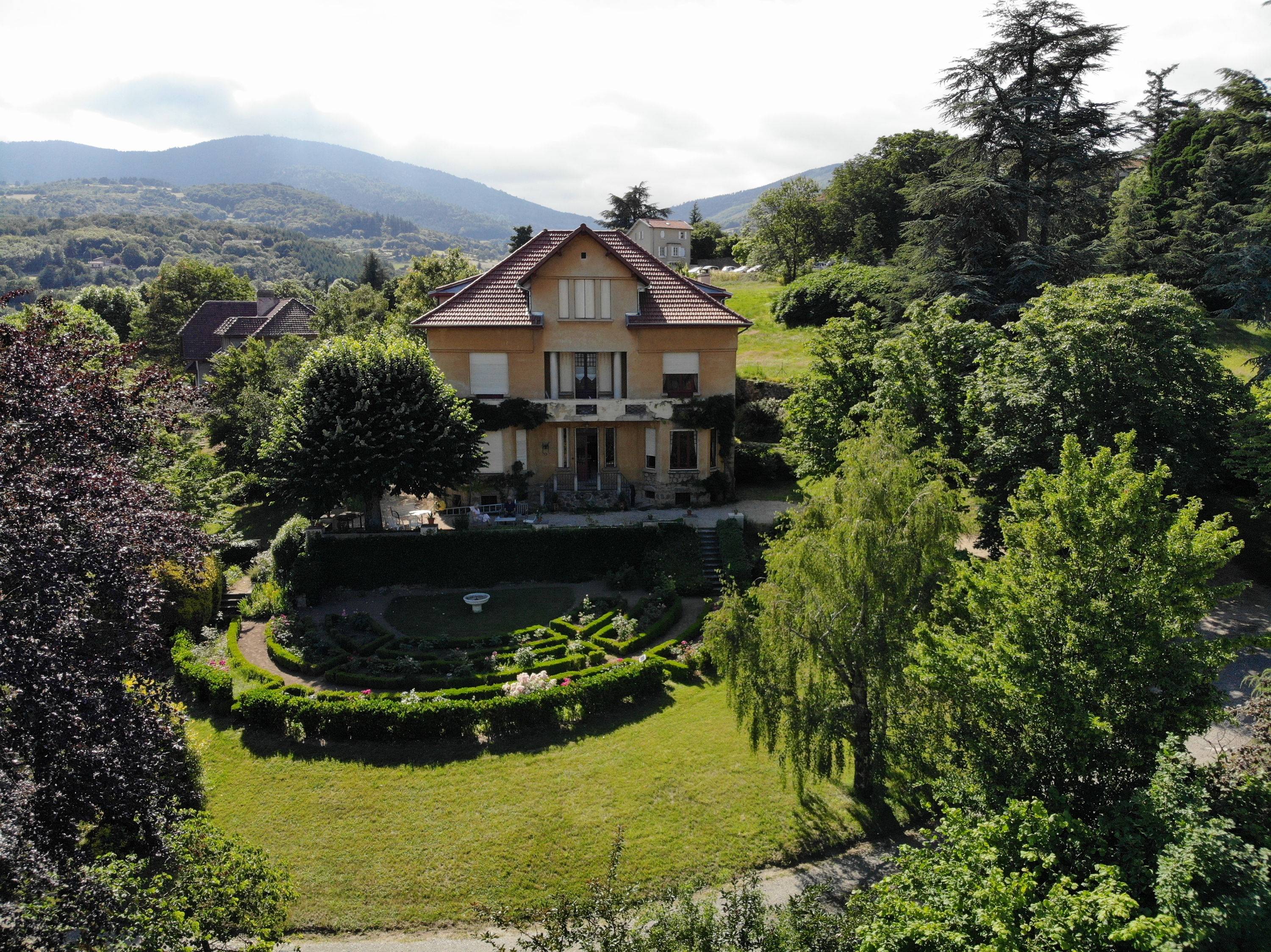 Vends maison familiale 335m² 8 chambres vallée du rhône