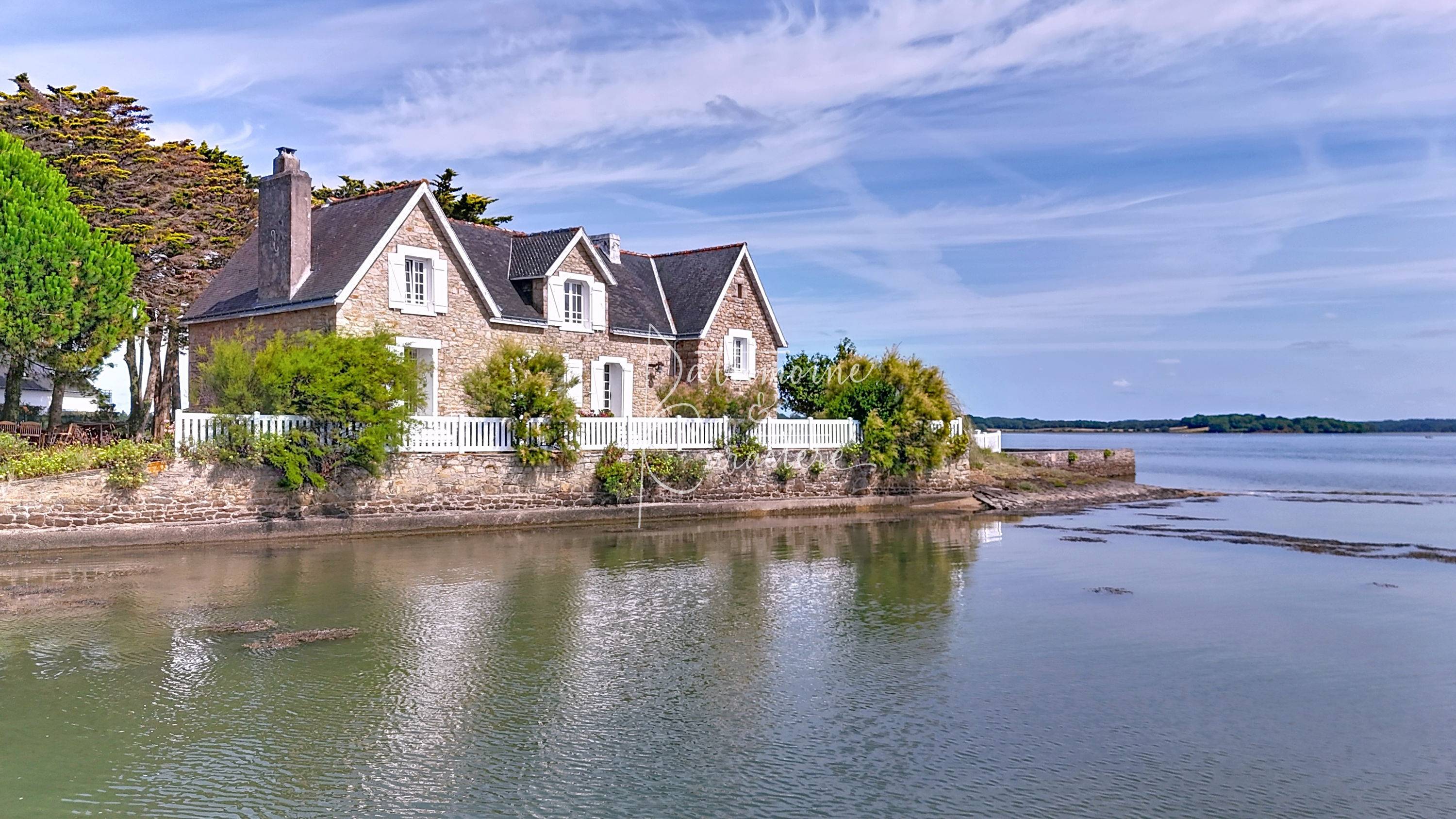 Vends maison 186m² les pieds dans l’eau