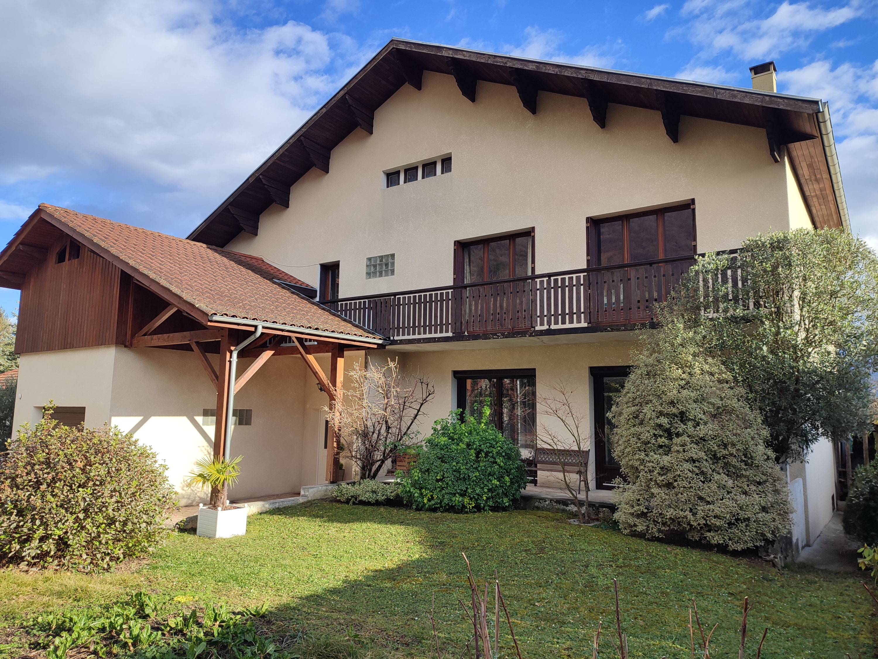 Vends maison 256m² 10 pièces 7 chambres Crolles
