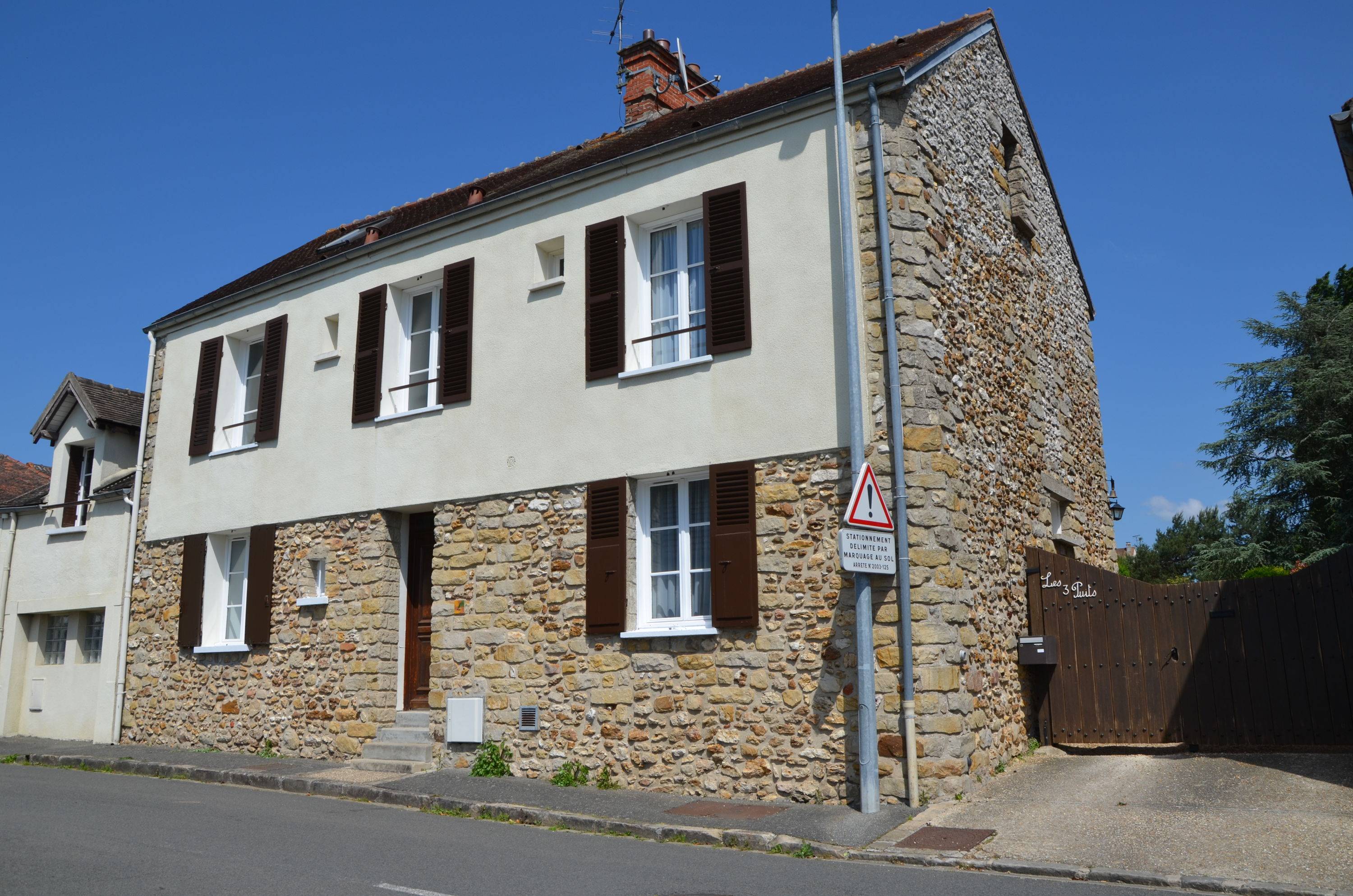 Vends Maison de 210m² - 7/8 pièces - 5 chambres - sur jardin de 690m² à Samoreau 77210 proche Fontainebleau