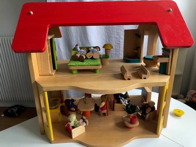 Vends maison de poupée en bois massif, Nature et Découvertes