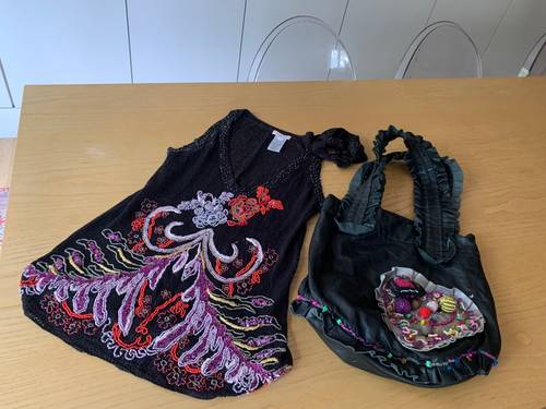 Vends pull sans manches et sac assorti Christian Lacroix