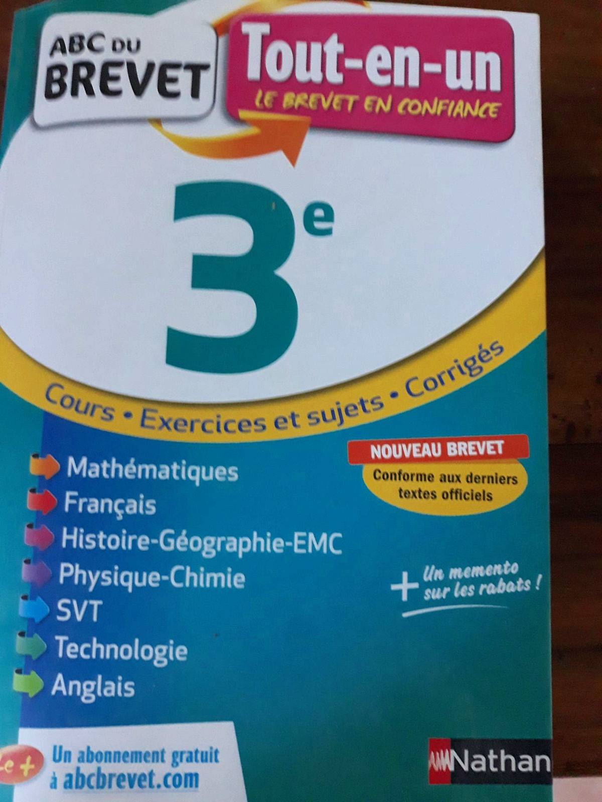 Vends manuel de révision du Brevet 3e