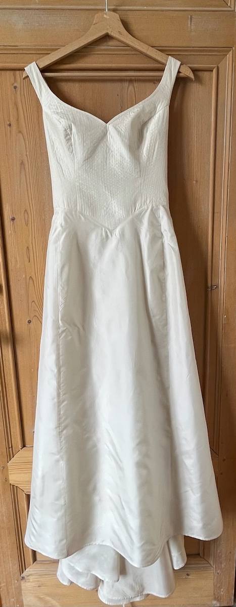 Vends robe de mariée jamais portée 36 / S
