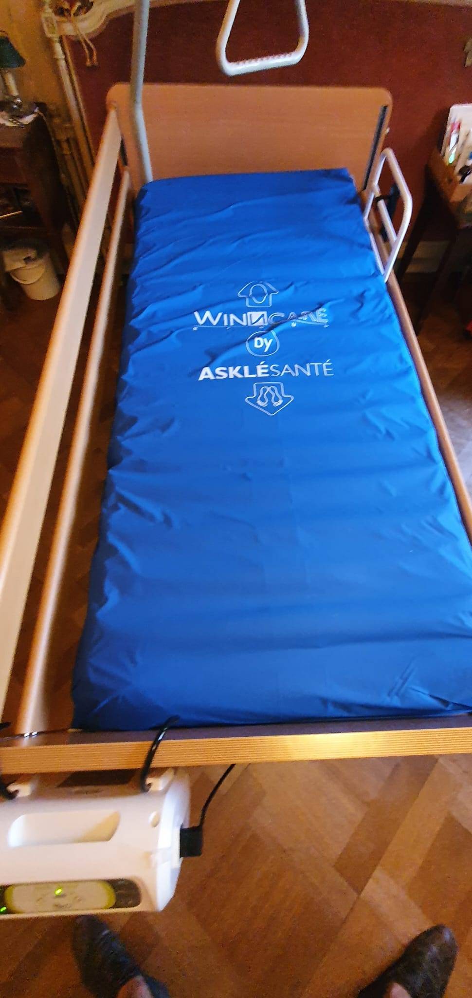 Vends Matelas dynamique à air pulsé "Axtair one" avec effet thérapeutique sur les premiers stades de l’escarre