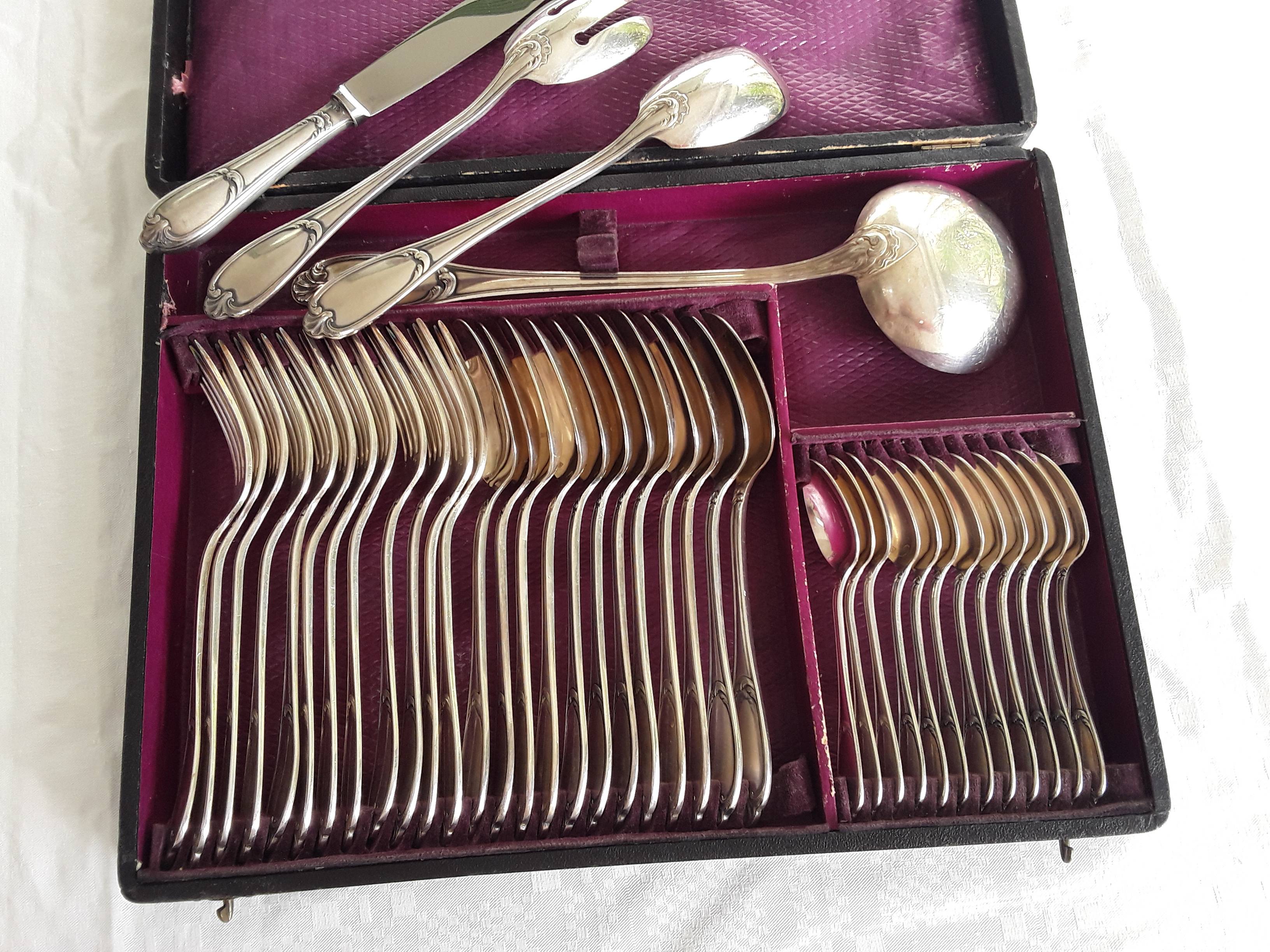 Vends Ménagère Ercuis 52 pieces