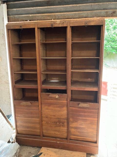 Vends Meuble classeur à rideaux 3 volets Année 1940
