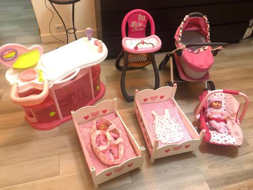 Vends meubles de poupée