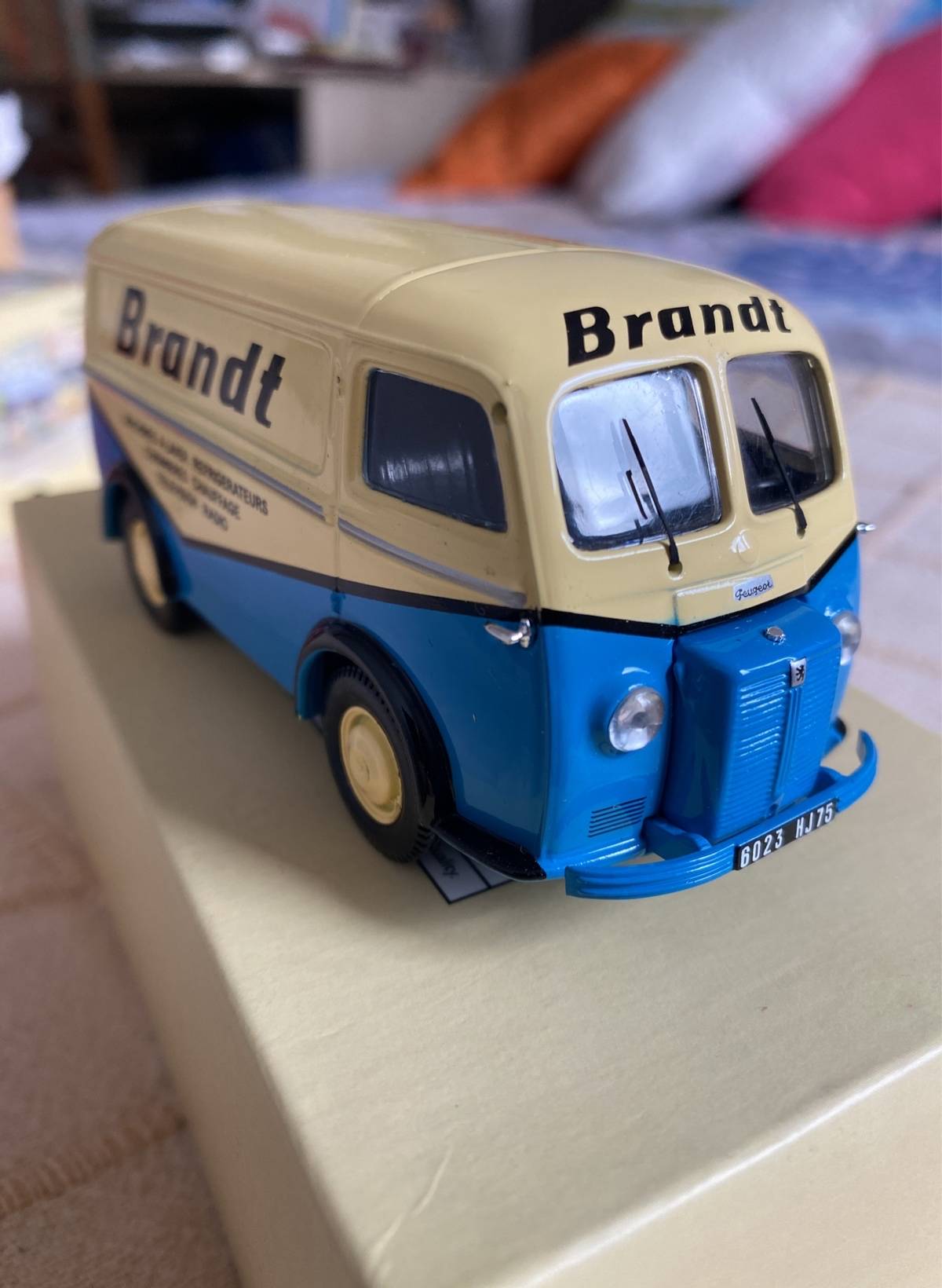 voiture miniature publicitaire ricard