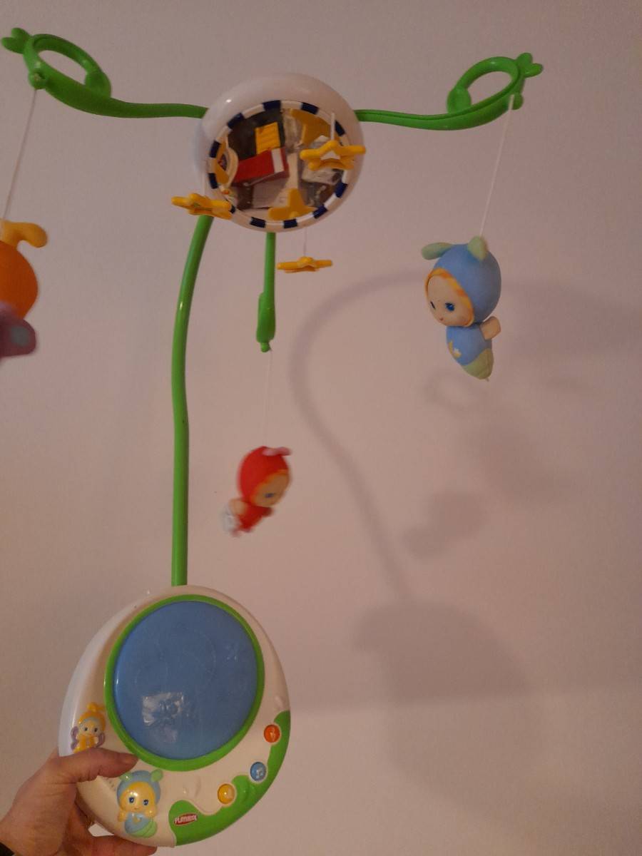 Vends mobile Luxi évolutif Playskool Très bon état - 2 modes berceuse et/ou lumière