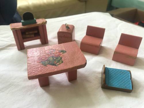 Vends mobilier miniature en bois et carton années 40
